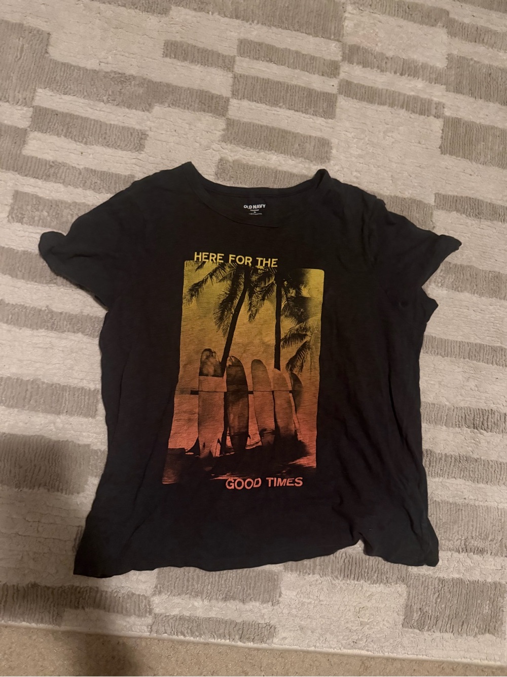 Old Navy Black Short-Sleeve Graphic Tee with Sunset Surf Print
